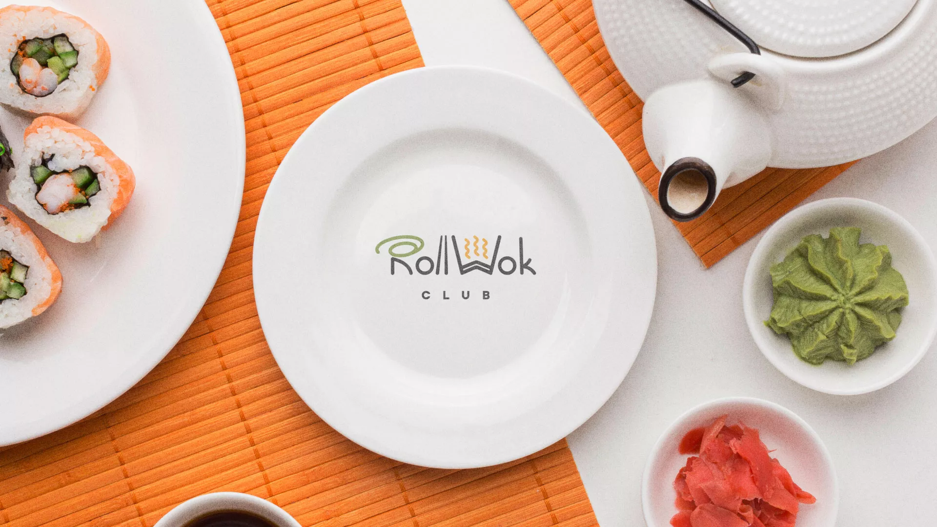Разработка логотипа и фирменного стиля суши-бара «Roll Wok Club» в Бирюсинске